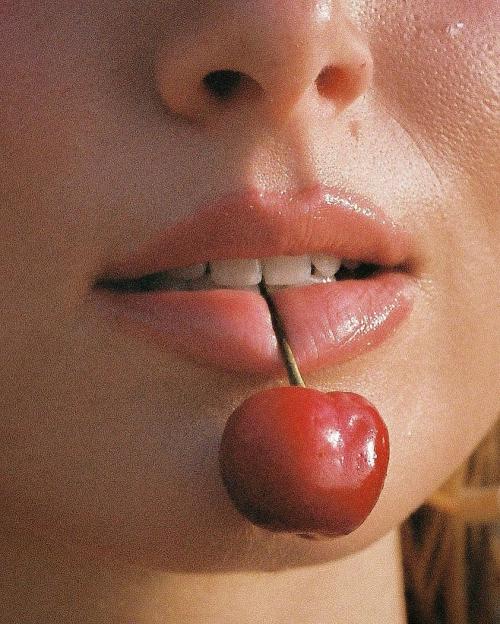 Heloise Huthart Behind the Scenes Shoot July 2025 10