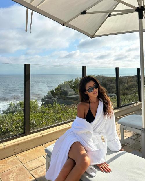 Jenn Lee Beautiful Instagram Style July 2025 5