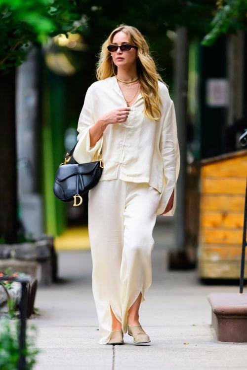Jennifer Lawrence dinner outing NYC, July 2025 4