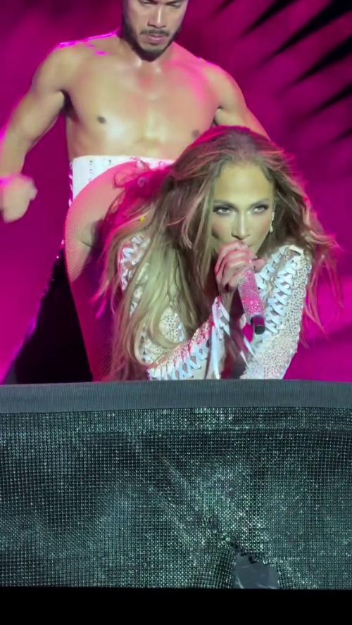 Jennifer Lopez performs at Cook Music Fest, Jul 2025 3