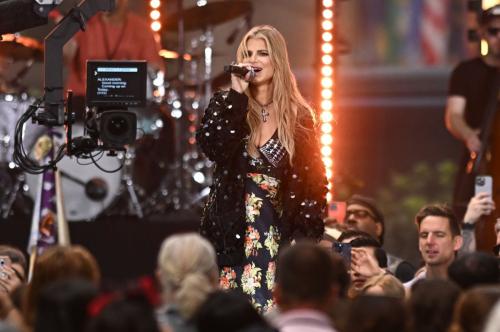 Jessica Simpson performs on Today Show NYC concert 1