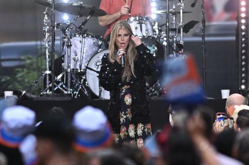 Jessica Simpson performs on Today Show NYC concert 4