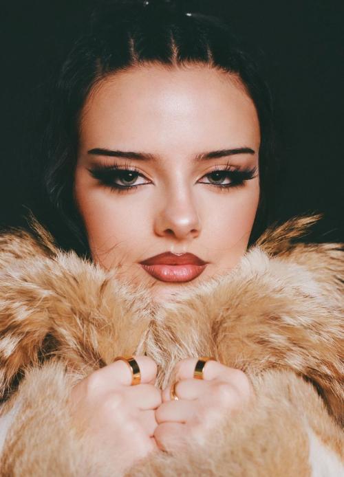 Jessie Murph stuns in TMRW Magazine shoot, Mar 2025 5