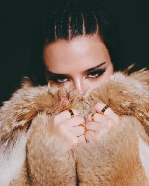 Jessie Murph stuns in TMRW Magazine shoot, Mar 2025 6