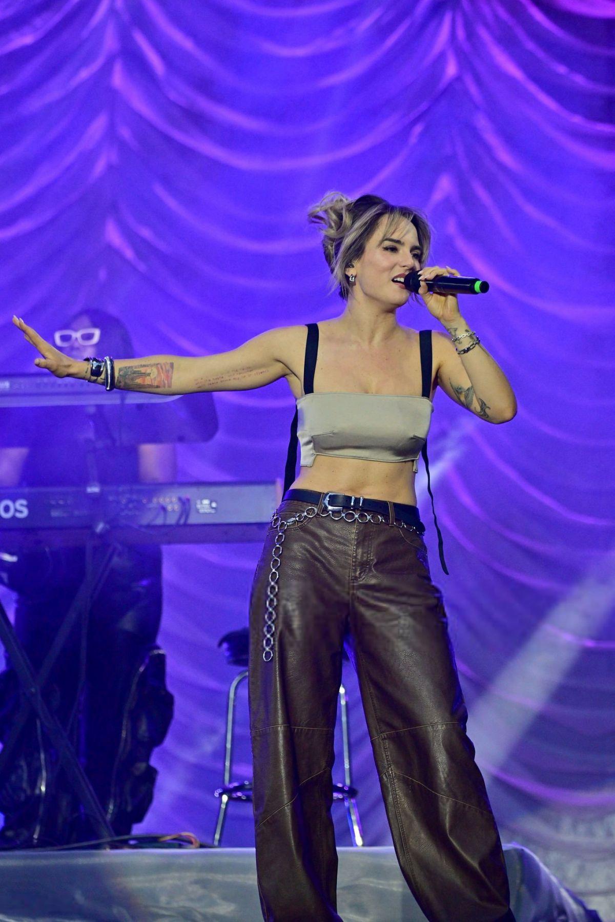 Joanna Levesque at July 4th concert Philadelphia, 2025