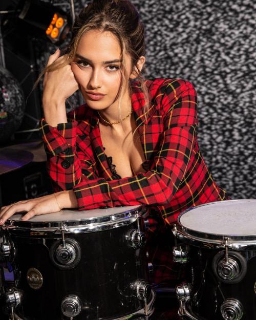 Julia Butters in chic press tour shoot, July 2025