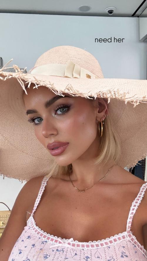 Julia Cavanagh Instagram Gallery July 2025 8