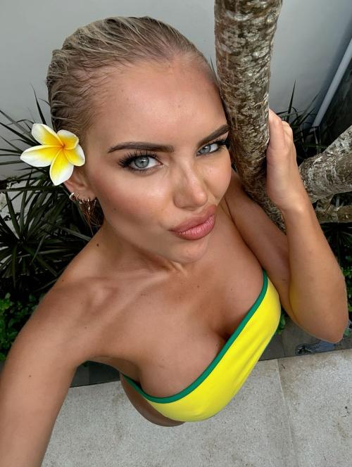 Julia Cavanagh Instagram Moments Collection, July 2025 1