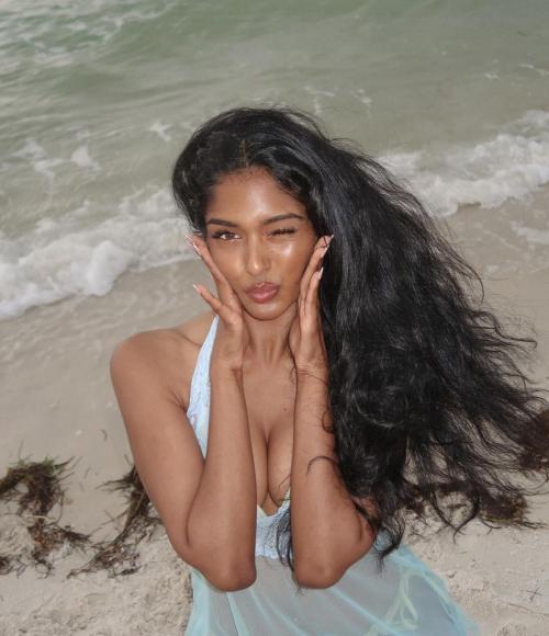 Kaaviya Sambasivam instagram photo gallery, July 2025 2
