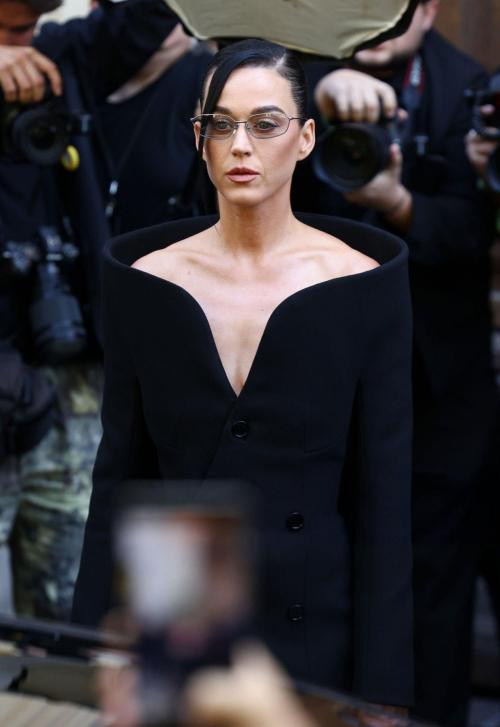 Katy Perry at Paris couture fashion show, July 2025 5