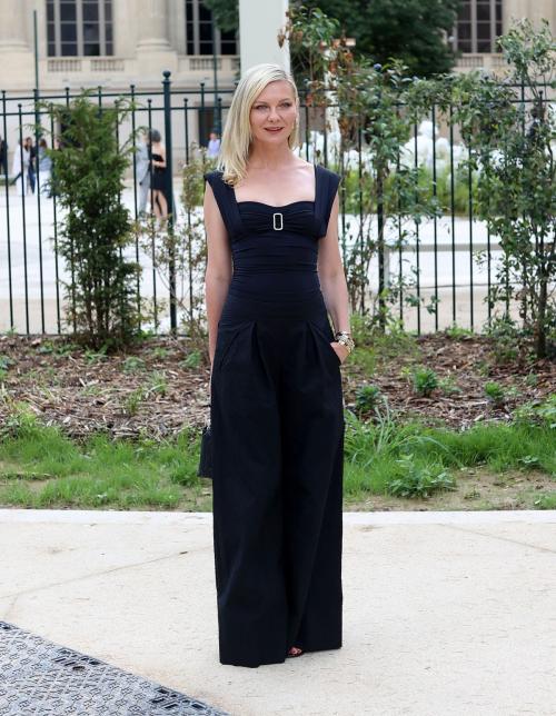 Kirsten Dunst attends Chanel show, July 2025