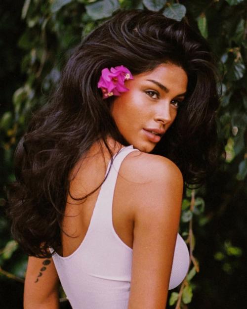 Komal Ilsanker Fashion Instagram Pics, July 2025 4