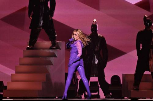 Kylie Minogue performs at Accor Arena Paris, June 2025 3