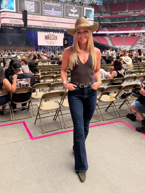 Lindsey Vonn shares athletic Instagram photos, July 2024