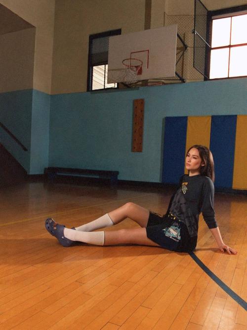 Lola Tung Stars in Crocs Shoes Campaign, July 2025 1
