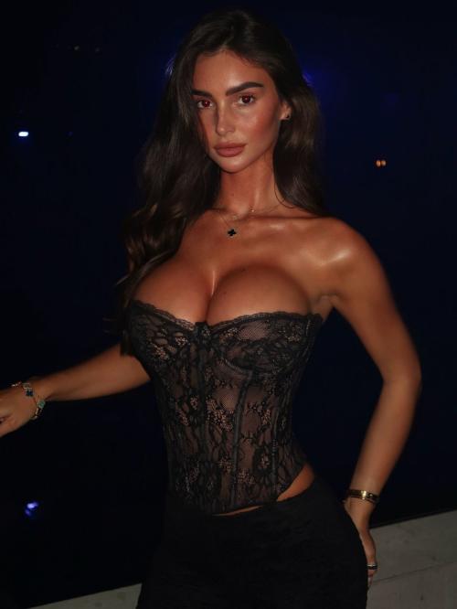 Maddy Cheary instagram fashion photos, July 2025