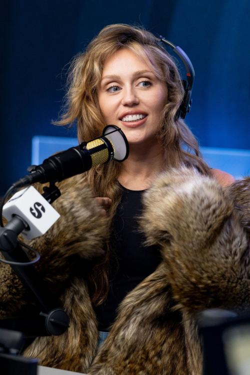 Miley Cyrus at SiriusXM Studios Los Angeles, July 2025 3
