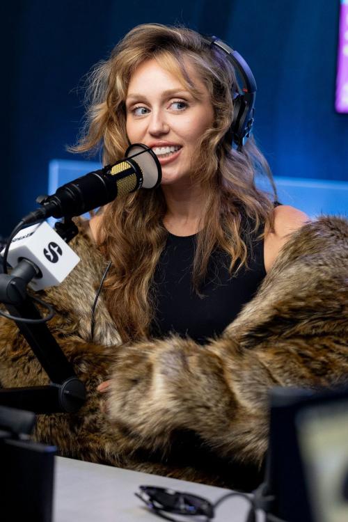 Miley Cyrus at SiriusXM Studios Los Angeles, July 2025 4