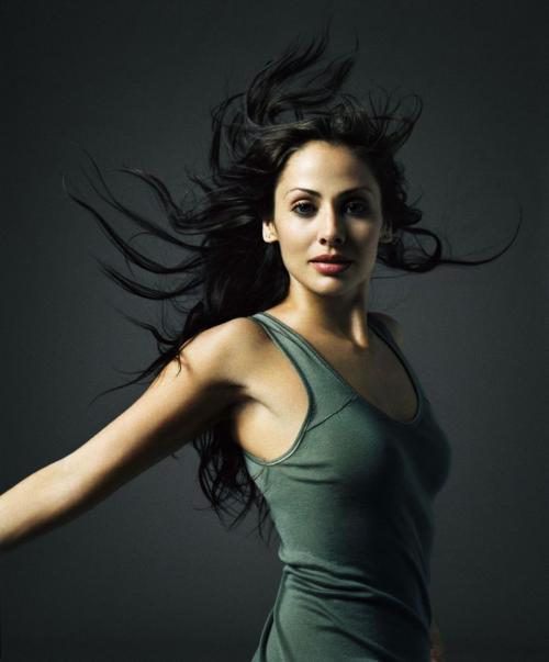 Natalie Imbruglia Velvet Minimalism Shoot 2005 4