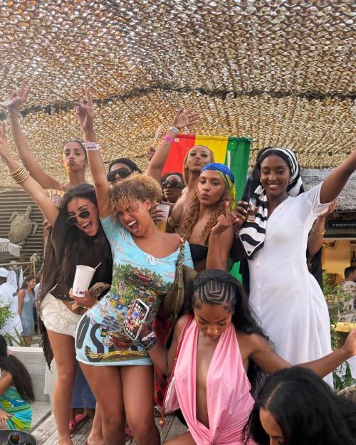 Paola Locatelli in fresh Instagram shots, July 2025 11