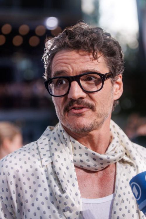 Pedro Pascal at Fan Blue Carpet in Paris, July 2025 6