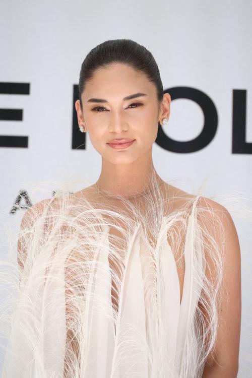 Pia Wurtzbach at Stephane Rolland show, July 2025 1