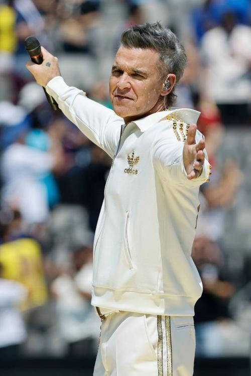 Robbie Williams at PSG vs Chelsea Club Final, Jul 2025 6