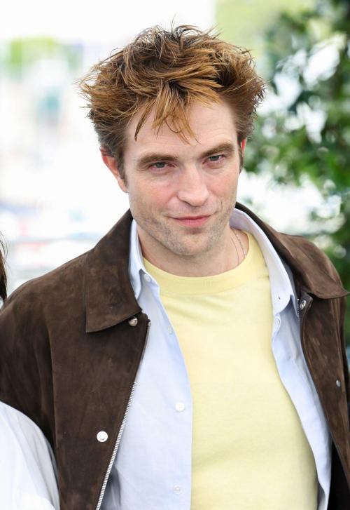 Robert Pattinson Cannes photocall look, May 2025 4