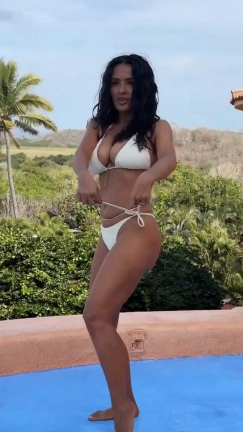 Salma Hayek dancing in white bikini, July 2025 1
