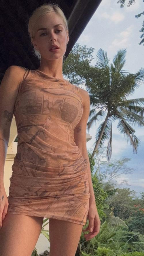 Samara Weaving posts playful Instagram shots, July 2024 1