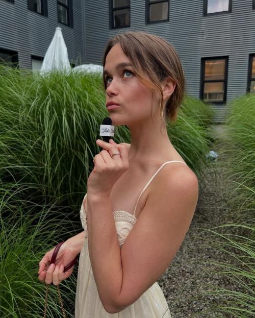 Sarah Catherine Hook Cute Instagram Shots, July 2025 1