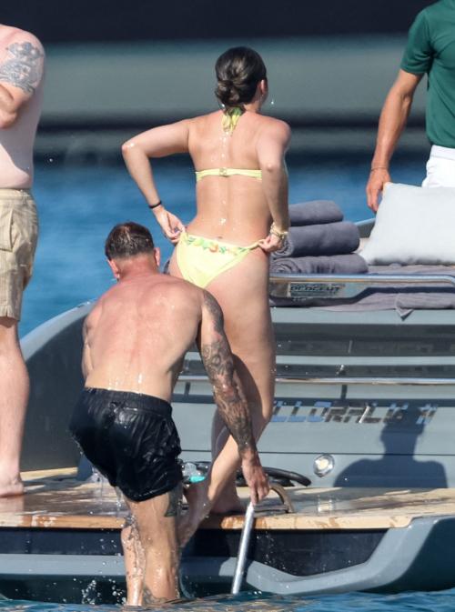 Tate McRae in Bikini on Yacht in St. Tropez, July 2025 4