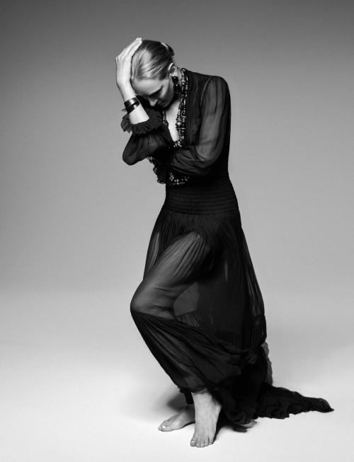 Uma Thurman Covers Flaunt Magazine Feature, July 2025 4