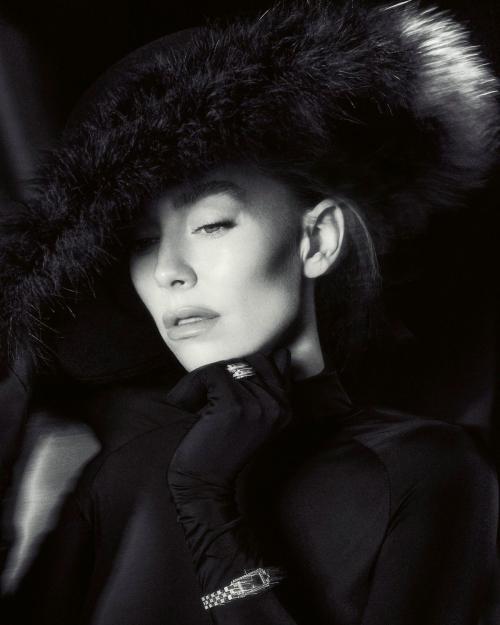 Vanessa Kirby in Vogue Czechoslovakia, August 2025 2