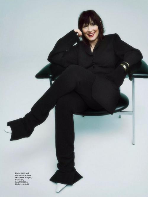 Winona Ryder chic in Elle UK magazine, September 2025 5