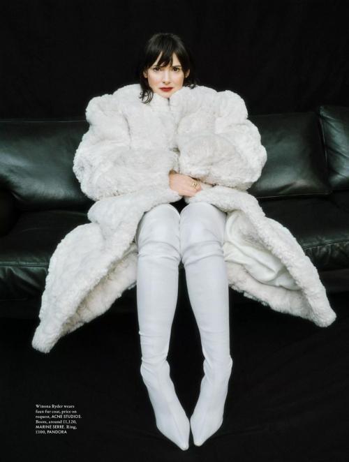 Winona Ryder chic in Elle UK magazine, September 2025 8