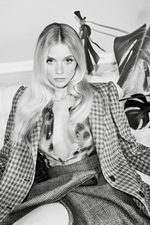 Abbey Lee Vogue Australia feature, September 2025 5