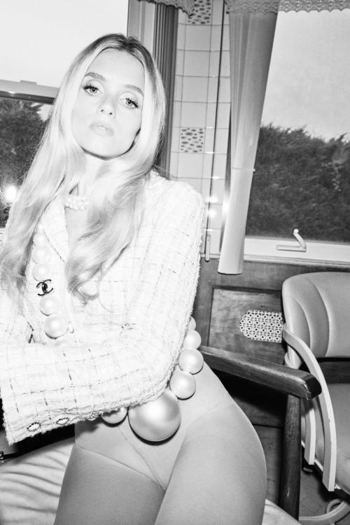 Abbey Lee Vogue Australia feature, September 2025 8