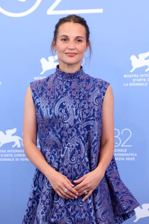 Alicia Vikander at Wizard of the Kremlin photocall Venice, August 2025 5