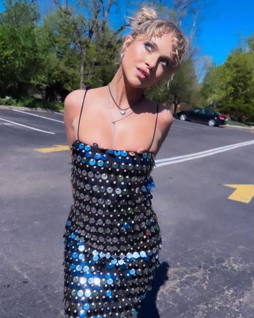 Anne Winters Instagram pics, August 2025 14