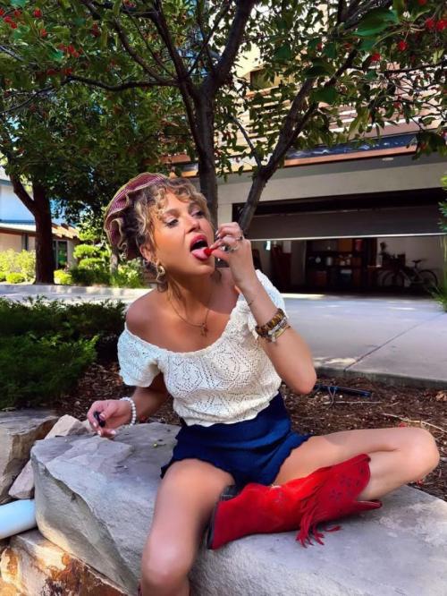 Anne Winters Instagram pics, August 2025 5