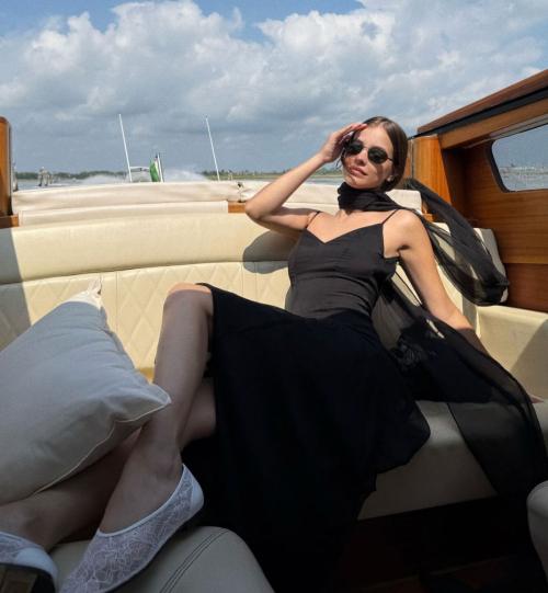 Barbara Palvin looks chic in Instagram photo, August 2025 9