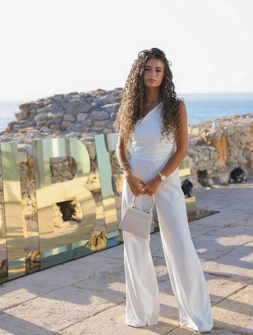 Debora Gomes Instagram photo and video set, August 2025 1