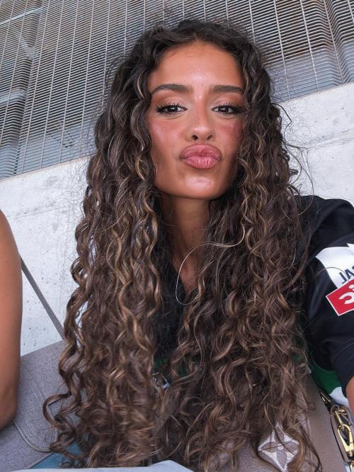 Debora Gomes Instagram photo and video set, August 2025 3