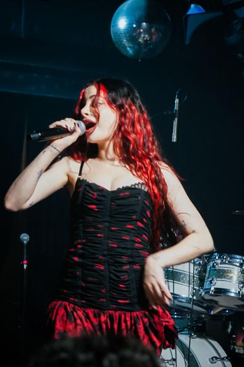 Ellise Gitas performs at Moroccan Lounge LA, August 2025 4