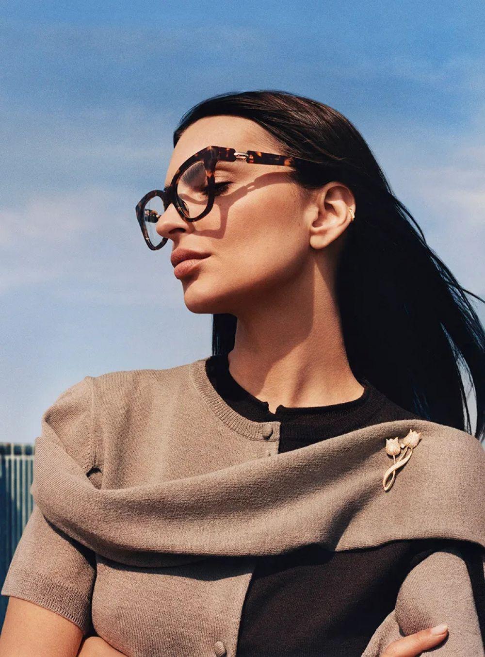 Emily Ratajkowski Tory Burch Eyewear Fall 2025