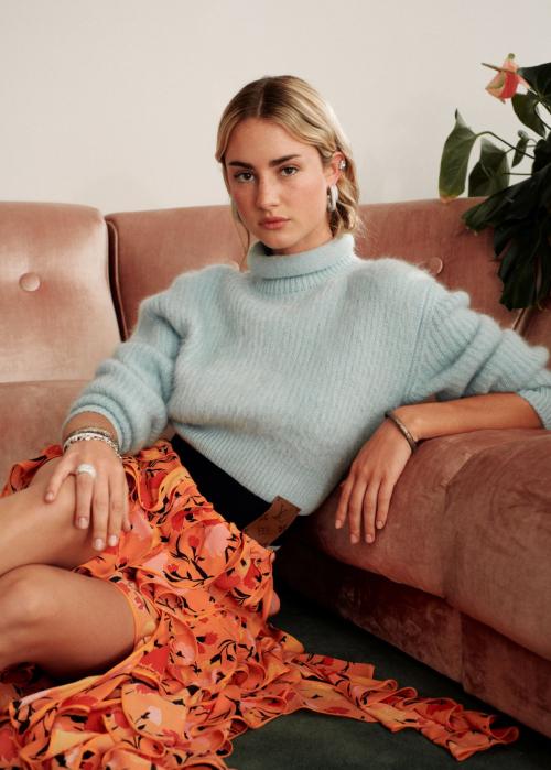 Grace Van Patten Only Natural Diamonds, August 2025 3