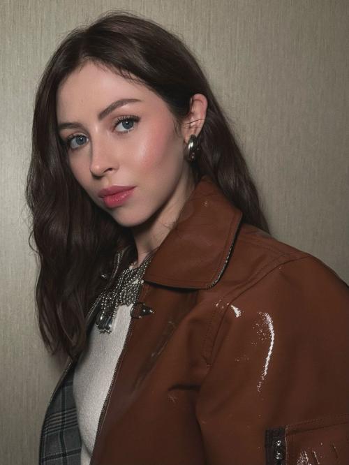 Hermione Corfield elegant Instagram looks, August 2025 2