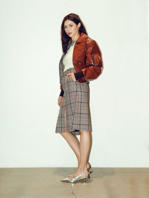 Hermione Corfield elegant Instagram looks, August 2025 6