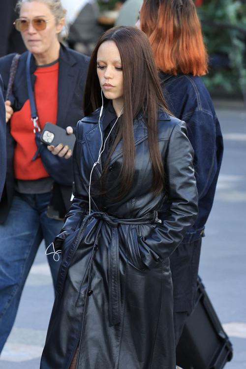 Jenna Ortega Boarding Yacht Sydney, August 2025 4